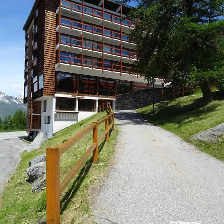 Confortable Pour 2, Proche Des Pistes Et Commerces - Fr-1-411-696 *