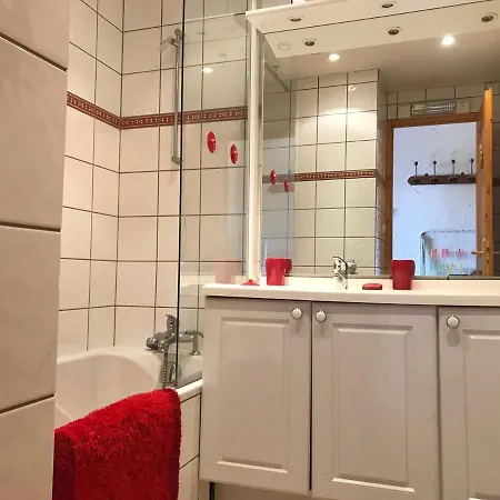 Confortable Pour 2, Proche Des Pistes Et Commerces - Fr-1-411-696 Apartment *